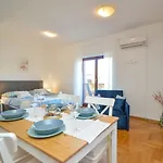 Διαμέρισμα Bilice By Interhome *